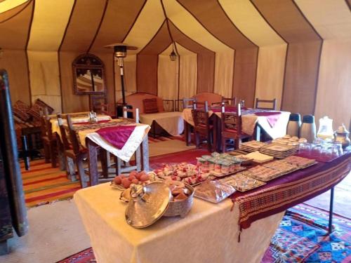 Starlight Mirage Camp in Lac Yasmins