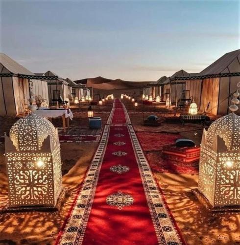 Starlight Mirage Camp in Lac Yasmins