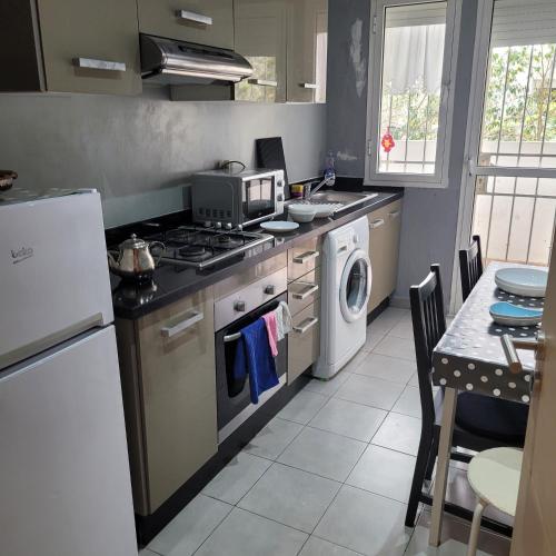 Herb studio in Casablanca (800 m from Casavoyageurs station), Casablanca (foto 10)