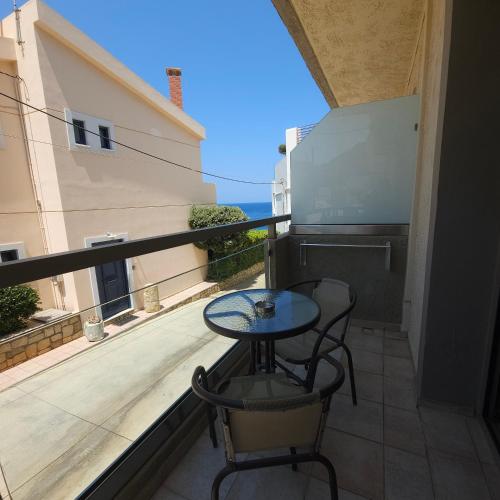 Standard Studio with Side Sea View image 1
