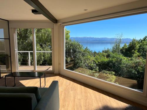 Beautiful Lake View Apartment