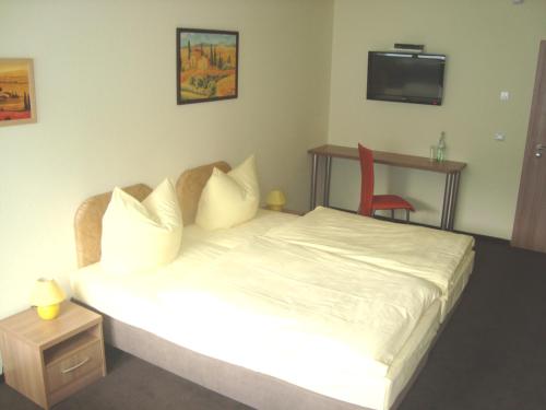 Hotel Gasthof Goldener Hahn Room Type - Comfort Double Room