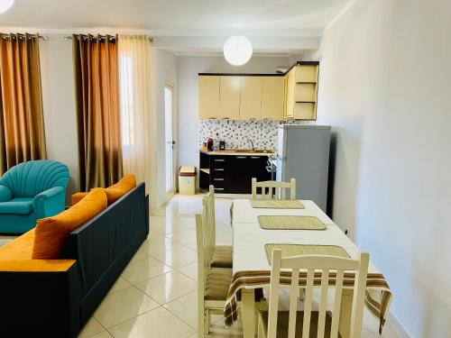 Cozinha, EasySleep City Center in Divjake