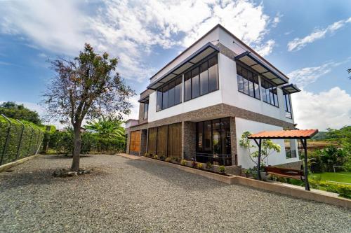 house, farm or villa in Pereira, Colombia in Belmonte Bajo