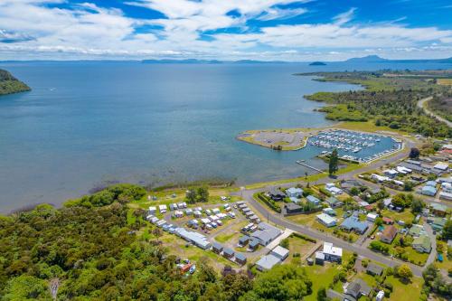 Motuoapa Bay Holiday Park in Turangi
