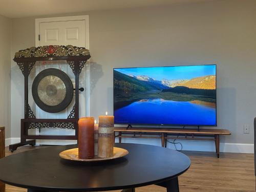 Létesítmények, Entire Private Garden-Level Retreat in Algonquin Acres