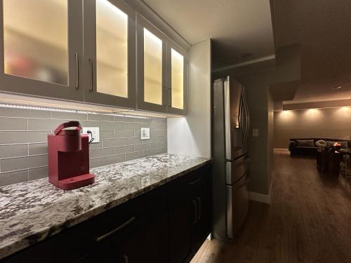 Entire Private Garden-Level Retreat in Algonquin Acres