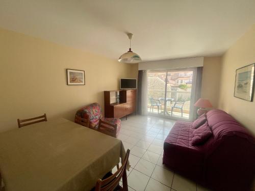 Apartment (4 Adults) image 9