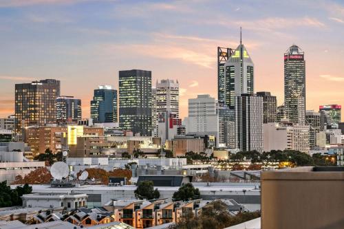 EAST34 - Skyline Haven East Perth - Perth