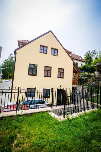 Delanta Apartment - image 9