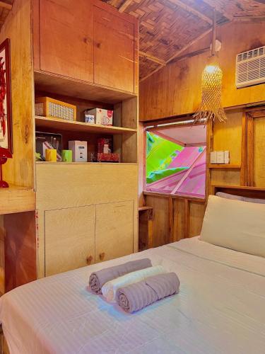Fully Private, Beach Access, Native Cottage, Queen Bed, AC, WiFi, General Luna (Foto 9)