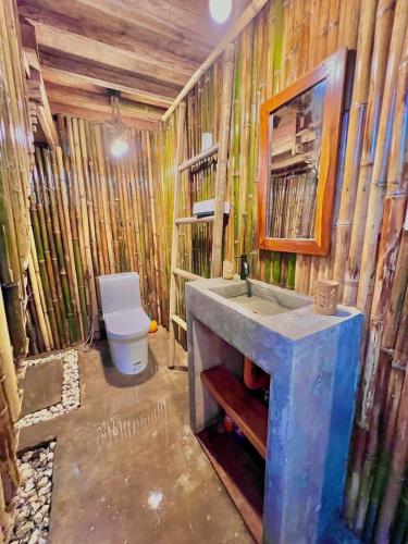 Fully Private, Beach Access, Native Cottage, Queen Bed, AC, WiFi, General Luna (Foto 5)