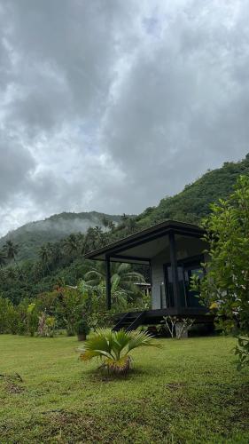 Teahupo'o Swell Lodge Bungalow