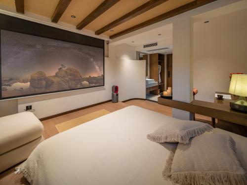 Double Room image 10