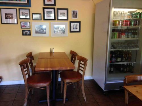 Priest Station Cafe & Cabins 5