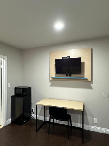 King Room with Private Bathroom - Smoking