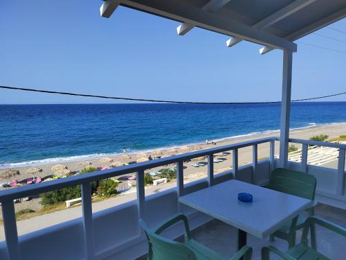 شرفة/ تراس, villa vagelis in St Stefanos