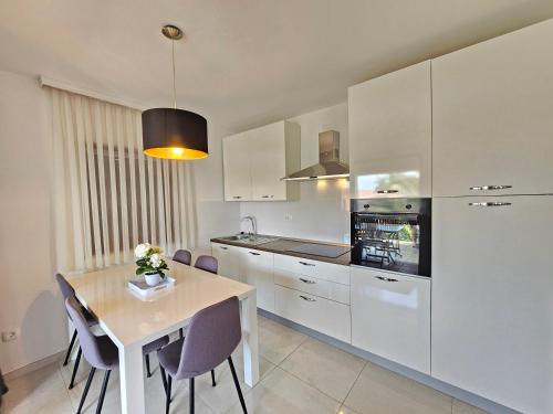 DAMIR - apartment with Jacuzzi, Crikvenica (Foto 8)