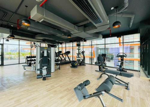 Luxury Stay in Central Dubai with Pool, Gym & Views, Dubaj (zdjęcie 5)