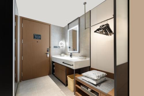 . Atour Hotel Chongqing Optoelectronics Park Liangjiang Digital Industrial Park