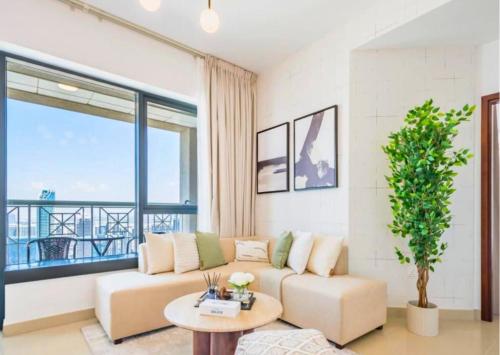 Exceptional 1BR I Burj Khalifa I Fountain View, Dubai (photo 3)