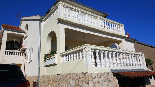  Villa Nena in Tkon