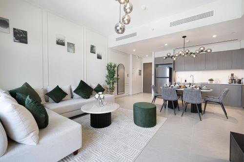 SkyHigh Luxury 2BR Burj View Private Hot Tub Walk to DubaiMall, Dubaj (fotografie 9)
