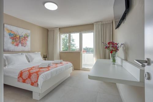 Villa Irena with Private Pool in Porec - image 10