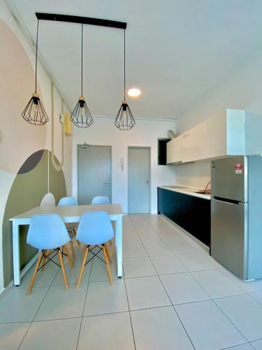 Stylish 3BR Condo | The Zizz near Damansara Damai Medical Centre