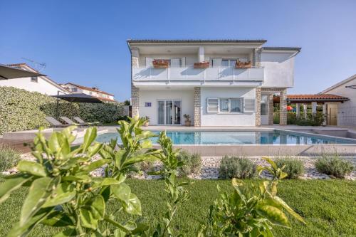 Villa Irena with Private Pool in Porec - image 7