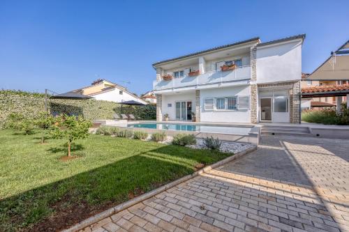 A touch of luxury and comfort - Villa Irena - image 3