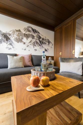 Boutique Hotel Olympia B&B – Seefeld, IL