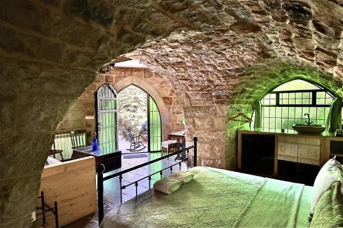 Skats, Stone Cellars in Douma