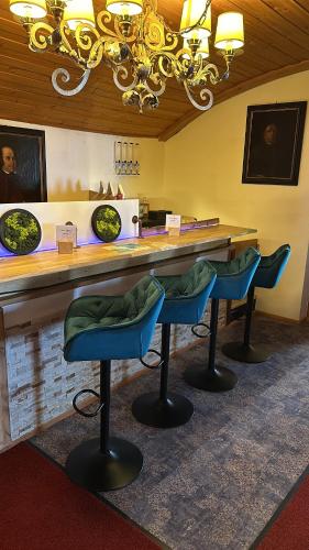 酒吧/高級酒吧, 施瓦澤阿德勒酒店 (Hotel Schwarzer Adler) in 佩特瑙岩阿爾堡