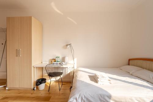 Classic Triple Room image 4