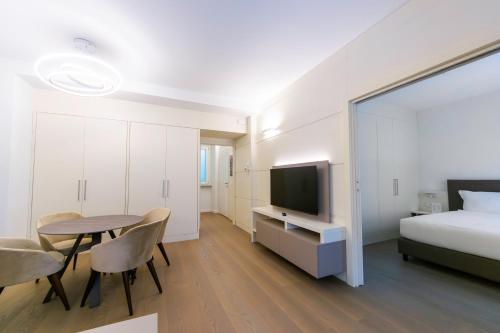 Arona Palace - Superior Apartments in Arona