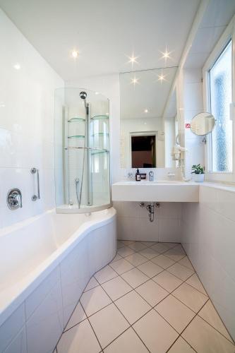 Boutique Hotel Olympia B&B – Seefeld, IL