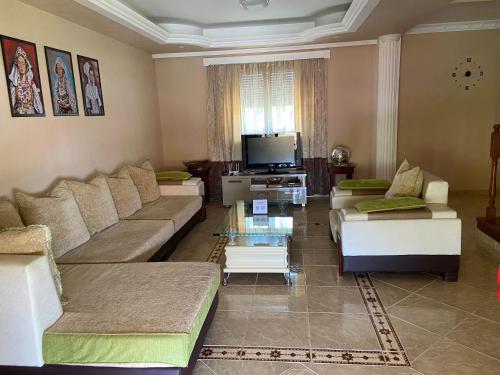 Guesthouse Hoxholli in Kuçovë