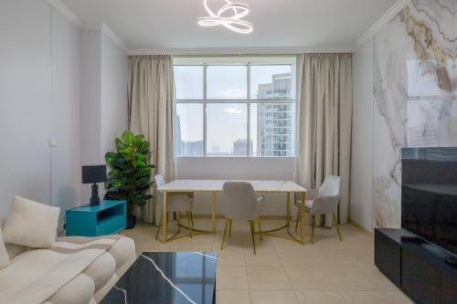Apartment in Downtown 1B of 6beds female1of 8Beds male1213