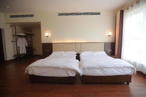 Nalluri Garden Resort in Ongolė