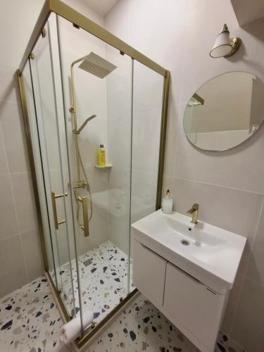 Double Room with Private External Bathroom image 6