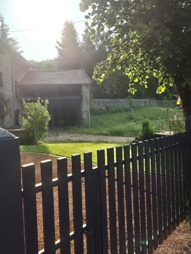 Kert, Magnifique maison de famille rénovée (Magnifique maison de famille renovee) in Saint-Antheme