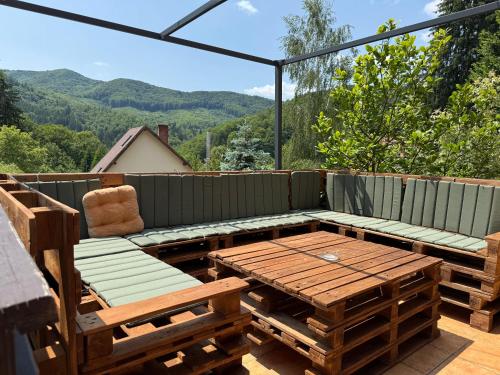 Villa Garden Balvanyos in บัลวันยอส