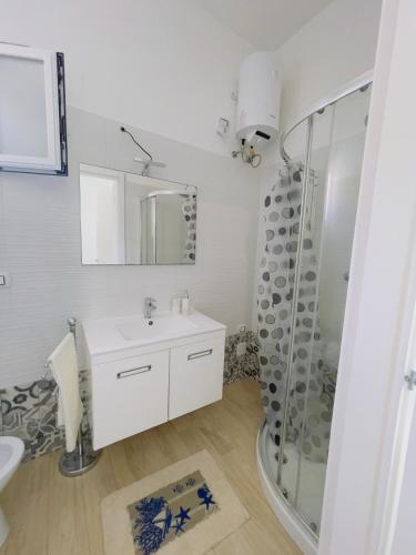 Vannas istaba, HOUSE "Il GIARDINO DI MALU'" A DUE PASSI DAL MARE DEL SALENTO in Santa Maria Al Bagno