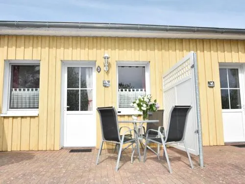 Charmante Ferienwohnung mit Garten in Wiek in Wiek auf Rügen, Deutschland