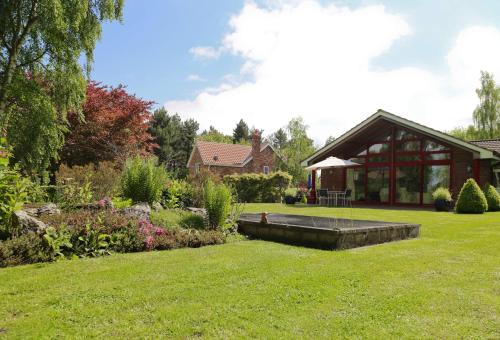 Viesnīcas āriene, Surlingham Lodge Two Adjacent Cottages Sleeping 8 in Surlingham