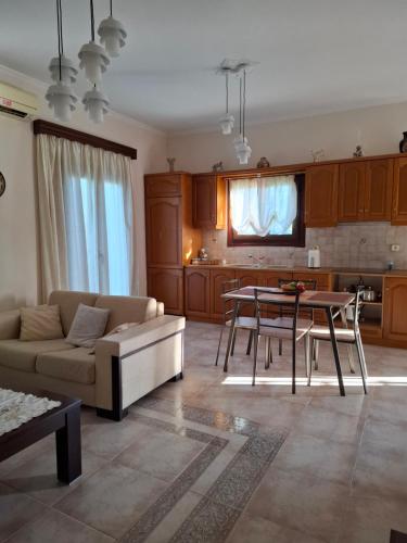 Val's place in Kedro (Lesvos)