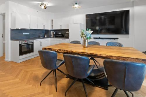 Luxus im Zentrum für 6 Personen! 3 Zimmer, Balkon, WLAN, Parkplatz
