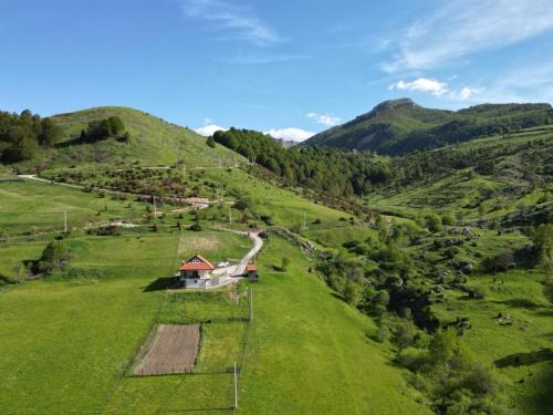 Tišina Bjelašnice (Tisina Bjelasnice) in Umoljani