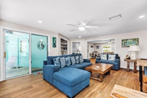 Lazy Pelican – Holmes Beach, FL